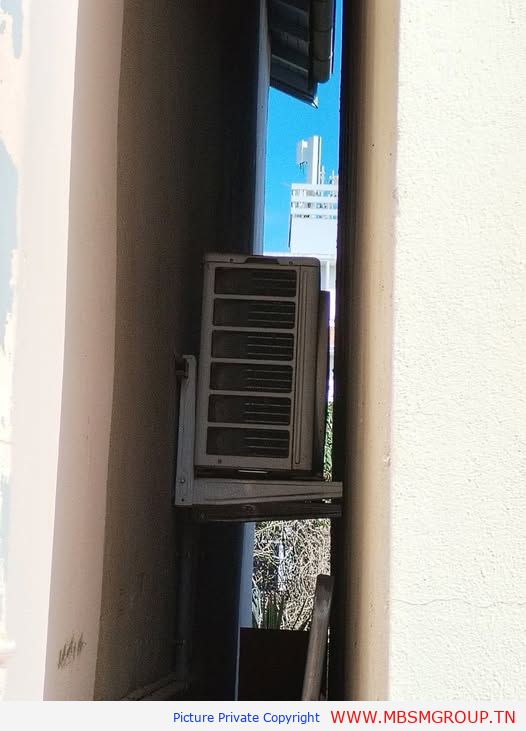 Mbsmgroup_Tunisie_Private_Pictures-common-mistakes-in-outdoor-ac-unit-installation-between-walls